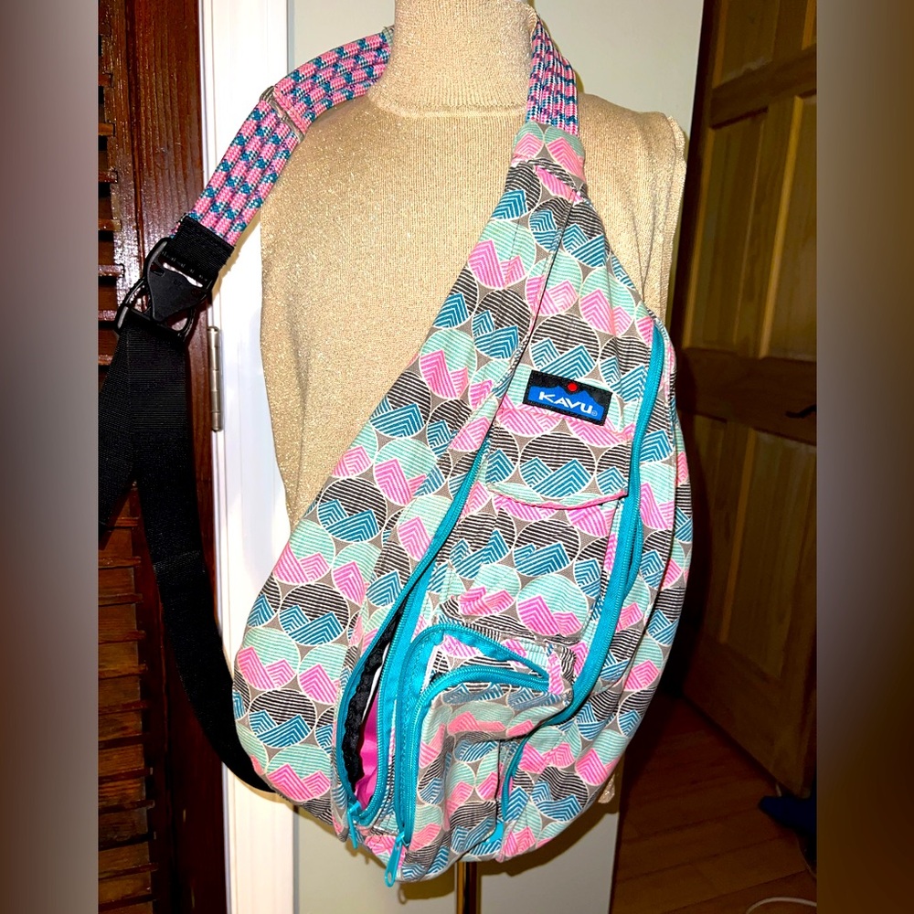 Kavu crossbody bag. Only used a few times. Great condition!